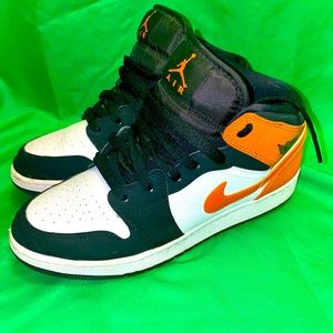 Nike Air Jordan 1 Mid